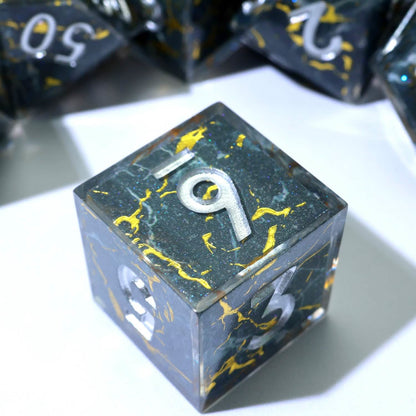 Gilded Void | Sharp Edge Dice | Resin | 7 Piece Set