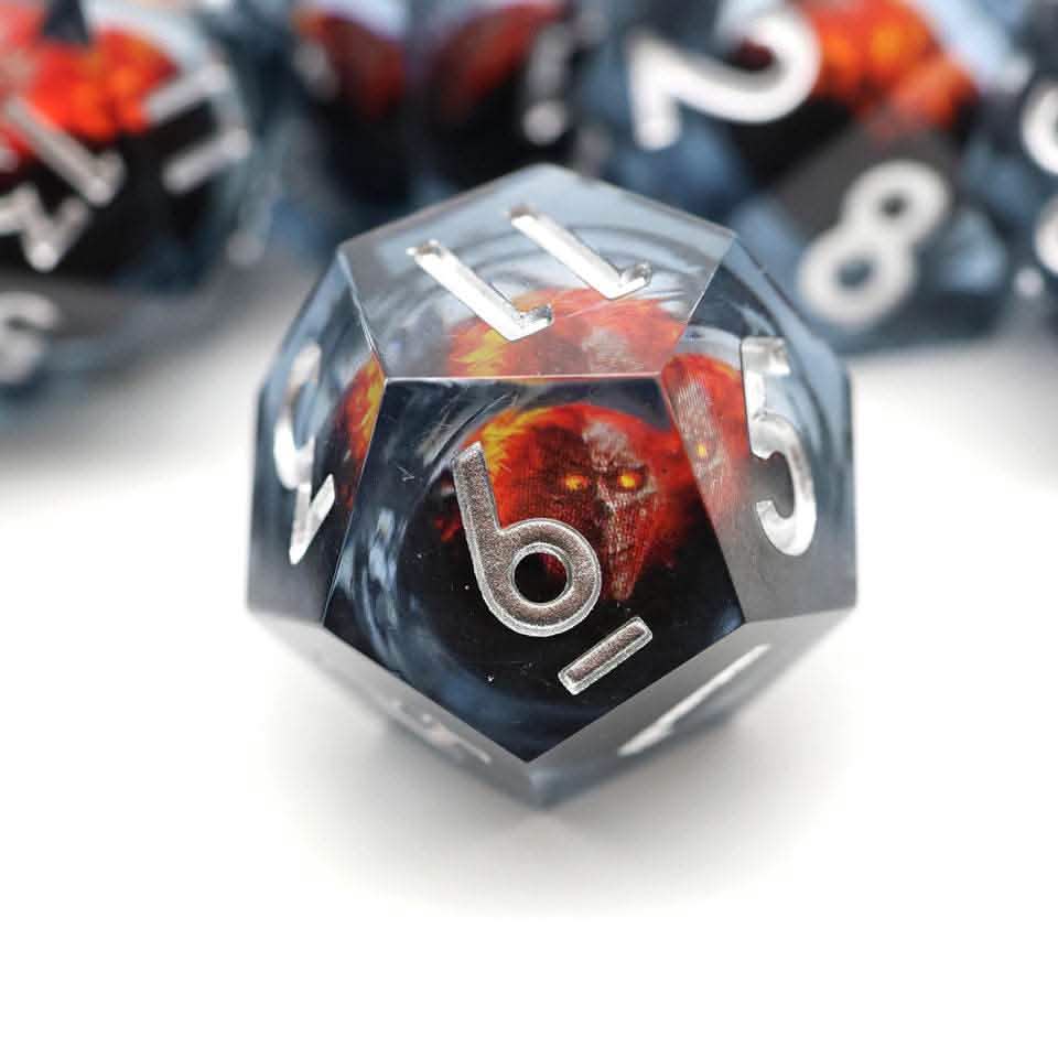 Blazing Skull | Liquid Core Dice | Resin | 7 Piece Set